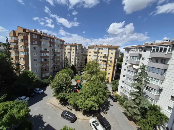 Bakırköy Kartaltepe Oğuzhan Sitesinde 3+1 4.kat 136 M2 1