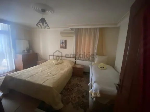 3+1 S.demirel Bulvarı Göl Manzaralı Önü Kapanmaz Dgaz 185m2 Hasarsız 2balkon Oda Büyüklüğü Kiler. 2