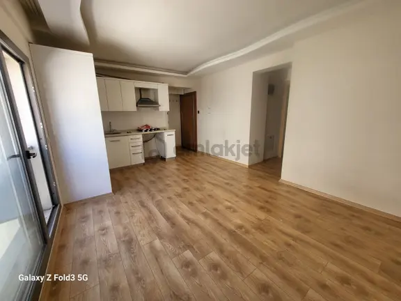 Balçova Ekonomi Ünüversitesine Yakın Arakat 2