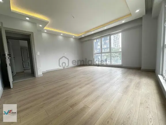 Evalmak'ta Site'de 2+1 Asansörlü Oto.park,peysajlı 2. Kat Daire 2