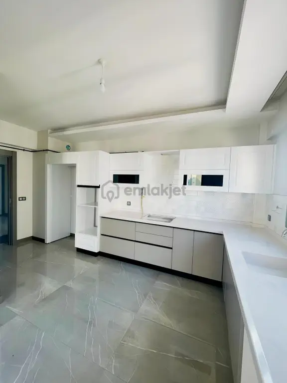 Zümrüt Mh. 3+1 Ebeveyn Banyolu Geniş Lüks Kiralık Daire 2