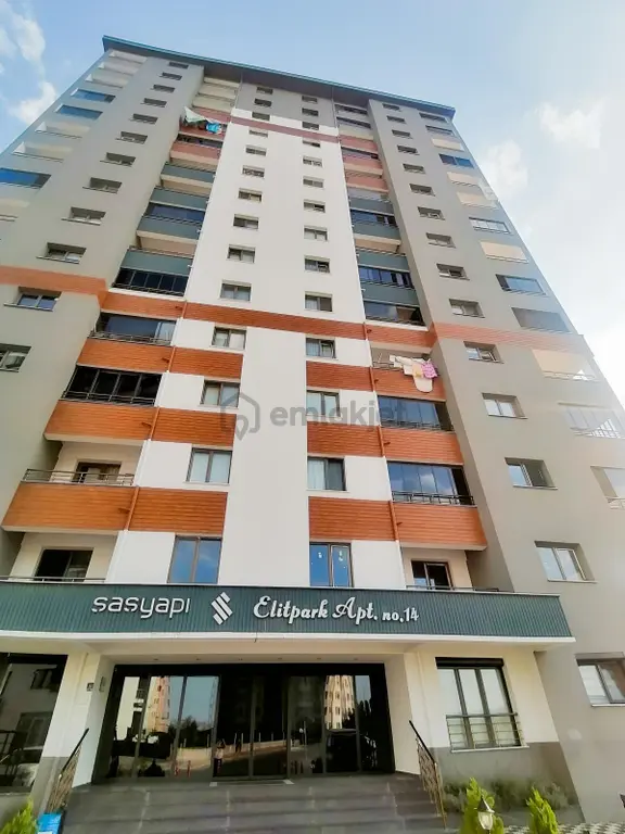 Zümrüt Mh. 3+1 Ebeveyn Banyolu Geniş Lüks Kiralık Daire 1