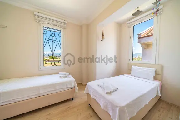 Fethiye'de Özel Havuzlu Bahçeli Full Eşyalı Kiralık Villa 2