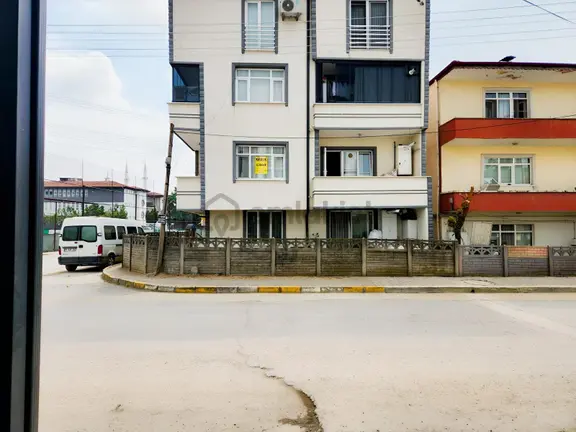Bilgin Emlaktan Arifiye Merkezde Eşyalı Kiralı Daire 1