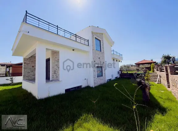 Avcı'dan Altınoluk 650m2 Arsa Doğa İçinde Müstakil Havuzlu Villa 2