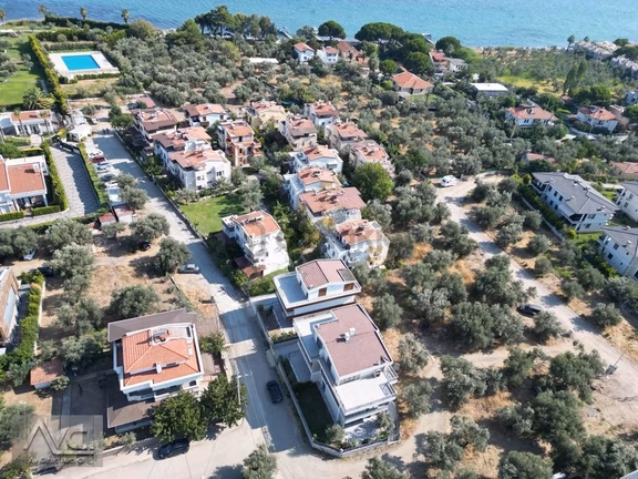 Avcı'dan Altınoluk Akıllı Ev Denize 0 5+1 Tripleks Lüks Villa 1