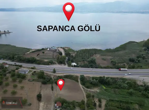 Serdivan Aşağıdereköyde Göl Manzaralı, Yol Kenarı 265 M² Satılı 2