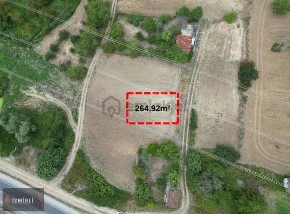 Serdivan Aşağıdereköyde Göl Manzaralı, Yol Kenarı 265 M² Satılı 1