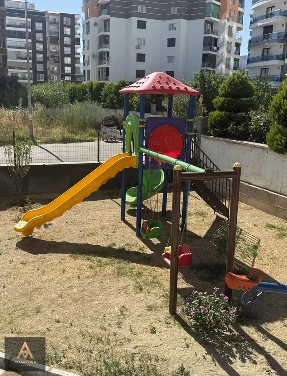 Zafer'de İzkar Corner'de 3+1 Daire, Giyinme Odası 2