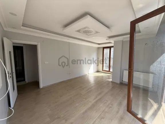 Mavigöl Mah Site İçerisinde 2+1 2.kat 90 M2 Güvenlikli Otoparklı 2