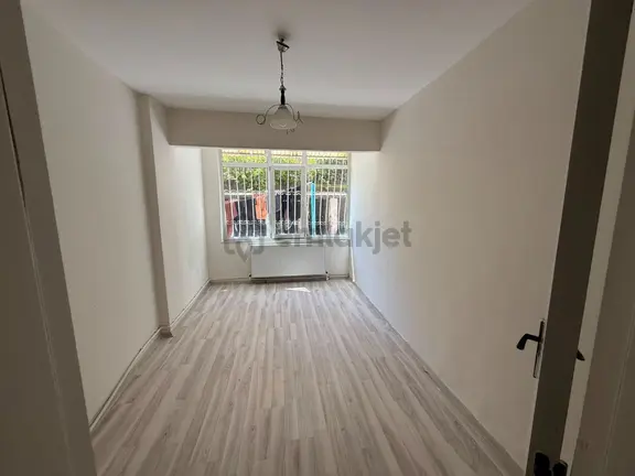 Emlak Uzmanı'ndan Fatih Yedikule'de Kiralık Bahçe Katı Daire 1