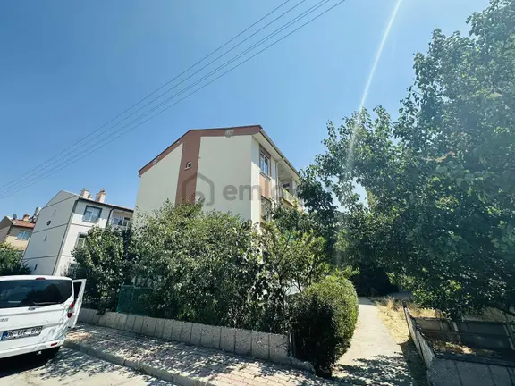 Enes Acur' Dan Hüsamettin Çelebi Mah. 3+1 Bakımlı Daire 2