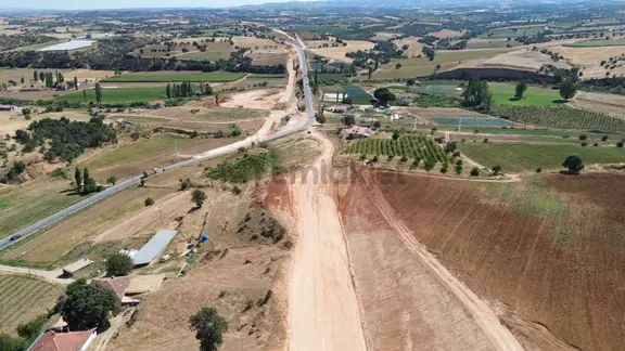 Eşme Denizli Yolu Üzeri Satılık 4160 M2 Bağ & Tarla 1