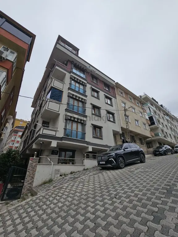 Alper Alkan'dan İlkbal Cad. Boş Arakat Balkonlu 2+1 Daire 1