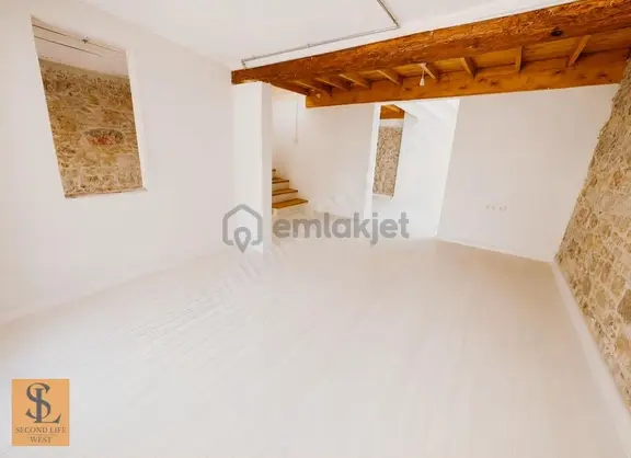 Ayvalık Merkezde Restore Edilmiş 5+2 Müstakil Taşev | Açık Teras 2