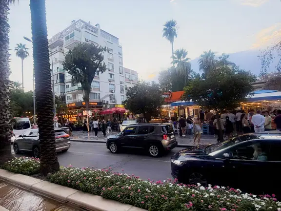 Acil Fiyat Düştü!ışıklarda Hazır Franchise Kafe & Waffle 2
