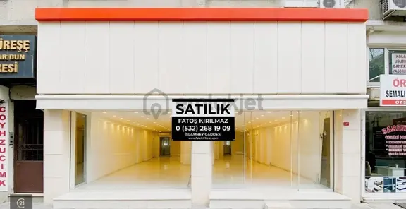 Eyüpsultan İslambey Cd. Cuma Pazarı Karşısı 220m² Satılık Dükkan 1