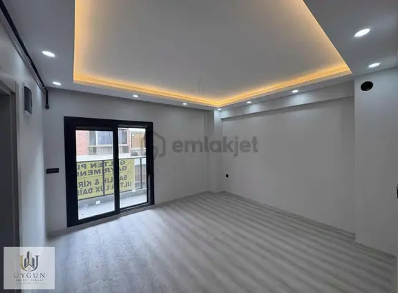 Buca İşçievleri Uçan Yol Yakını 1+1 Ara Kat Sıfır Balkonlu Daire 1