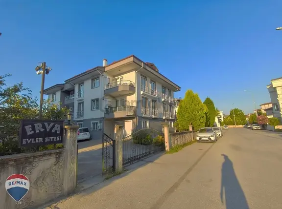 Remax Mavi'den Serdivan Millet Bahçesi Yanı, 4+1, Garajlı, Daire 1