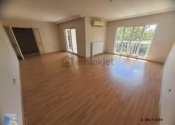 Karşıyaka Oyak Yamaç Evlerinde Geniş Ebeveyn Banyolu Kiralık 3+1 Daire 1