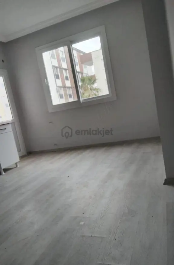 İskenderun Meydan Mahallesı Satılık Balkonlu Genış 1 + 1 2