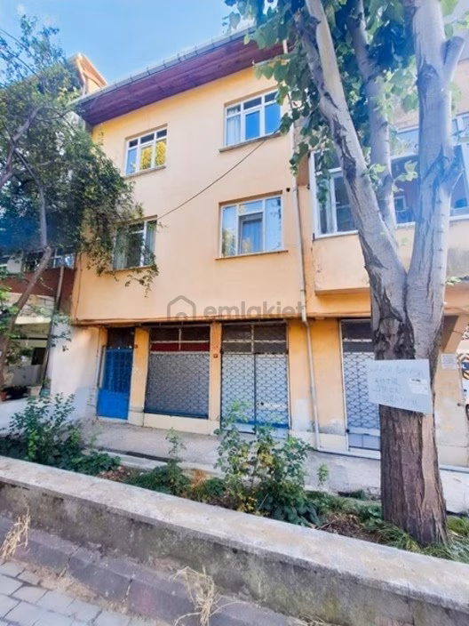 Sarıyer Ptt Evlerinde Satılık 3 Katlı Müstakil Ev 2