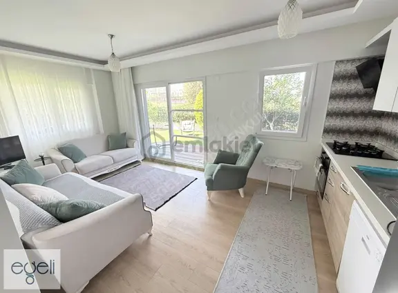 Davutlar'da Havuzlu, Güvenlikli Sitede 2+1 Daire... 2