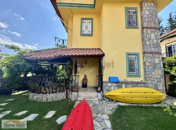 Fethiye Çiftlik Mahallesinde Ortak Havuzlu, Bahçeli 3+1 Villa 1
