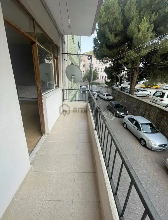 Kemalpaşa Merkezde Satılık 3+1 Daire 1