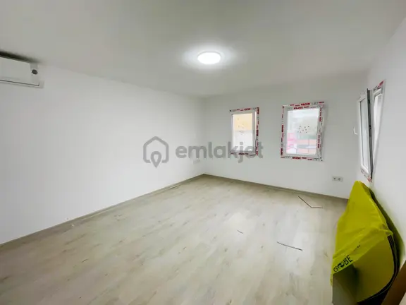 Yeniköy Migros Karşısında Müstakil Girişli Kiralık Ofis 2