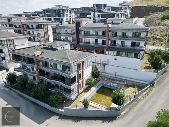 Kemalpaşa Mah. 3+1 175 M2 Satılık Lüks Havuzlu Sitede Daire 1