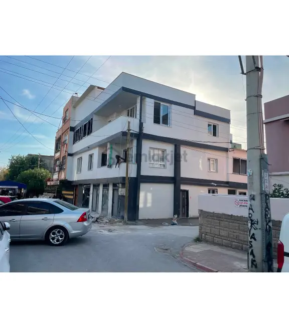 Komple Bina Adana Meydan Mahallesi Avrupa Hastane Civarı 12ayrı Kira 120,000tl Getirili 175m2 Arsa