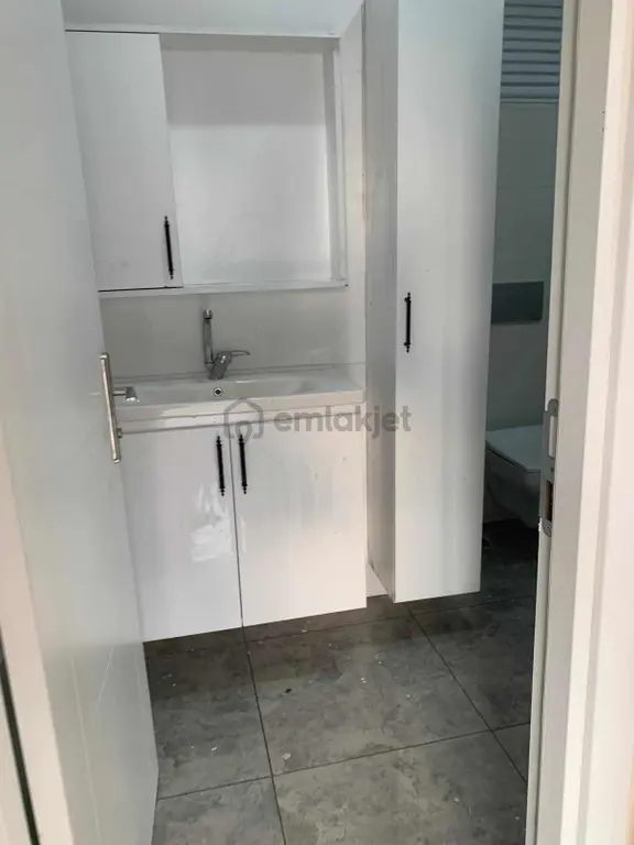 Halkalı Merkez Mah. Tadilatlı Satılık 3+1 Daire 2