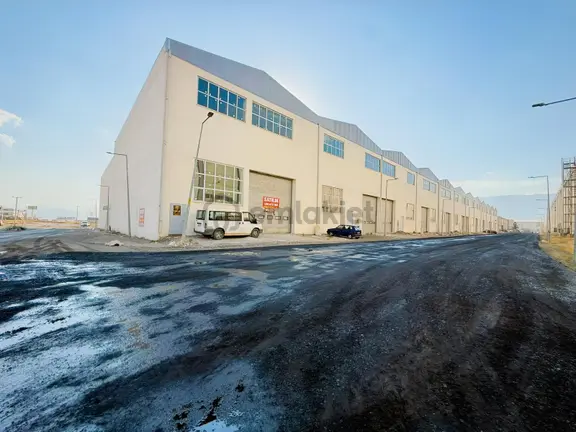 Yeni Sanayide 1000m² Kiralık İş Yeri 1