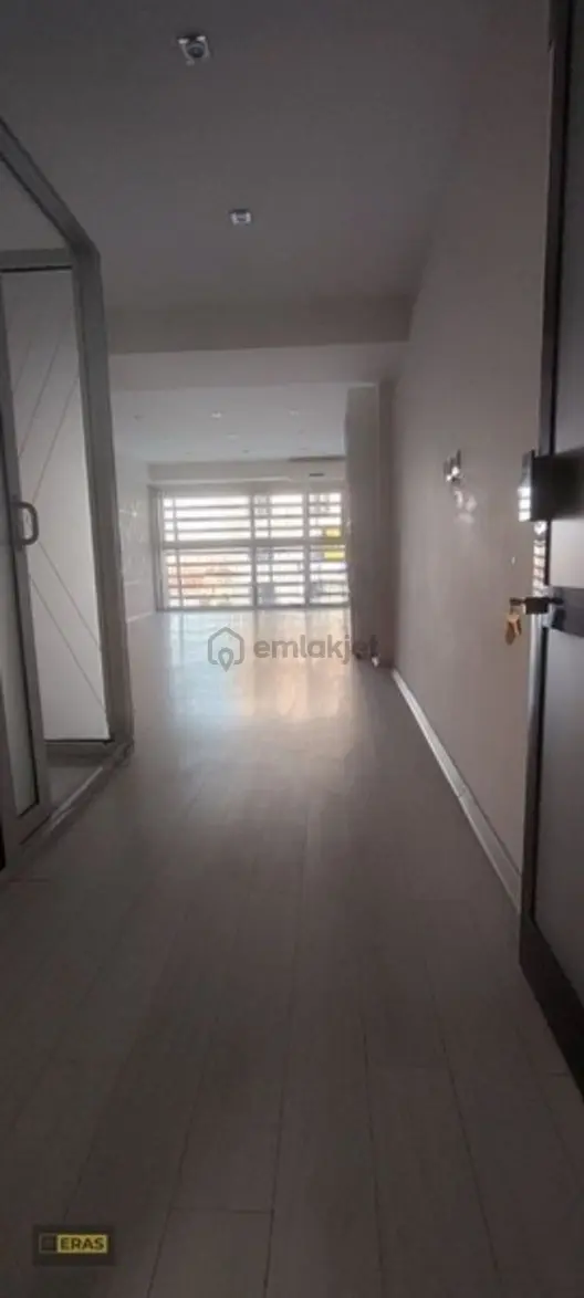 Anıthan İş Merkezinde Satılık Ofis/büro 1