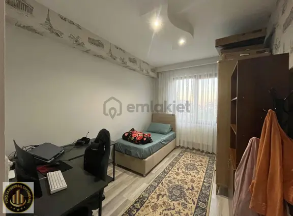 Bağcılar Yeni Hal Civarında Bakımlı Temiz Ara Kat 3+1 Daire 2