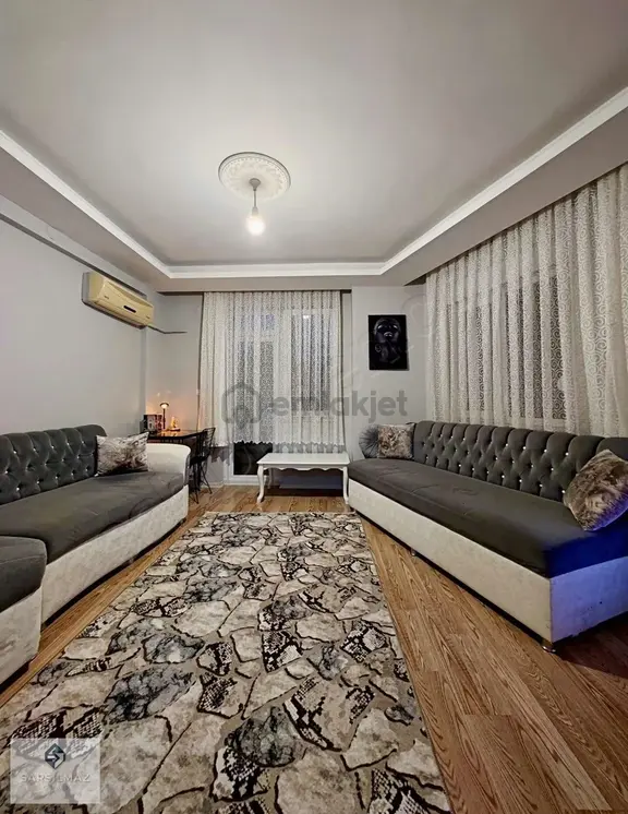 Ahatlıda Ayrı Mutfak Geniş Balkon Ve Eşyalı Satılık !!! 1