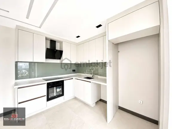 Işıklar Caddesinde 1+1 Arakat Sıfır Daire 1
