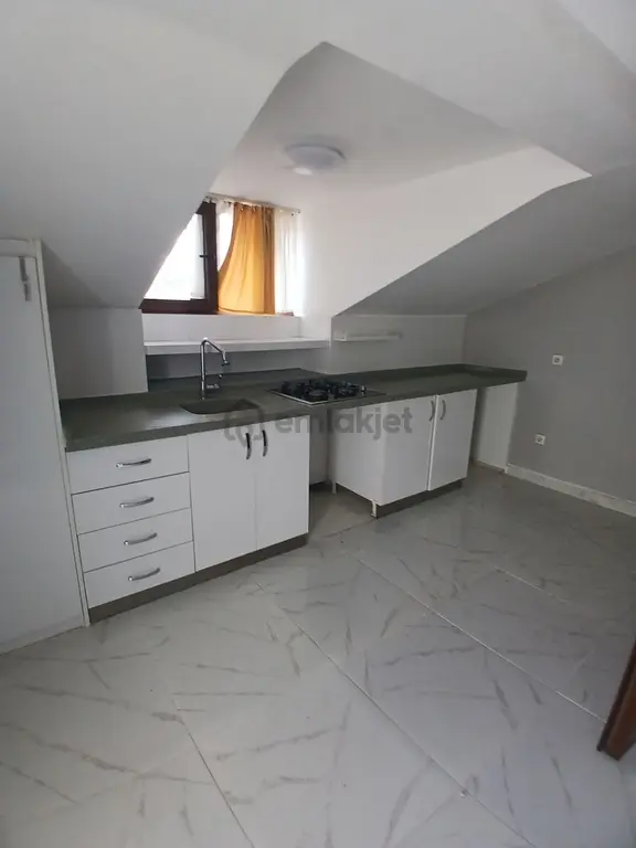 Merkez18 Den Örnek Merkezde 1+1=70m2 Çatı Katı Daire 2