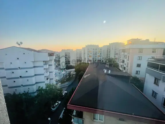 Pendik Yayalarda Prestij Evleri 2de Satılık 3+1 Daire 2
