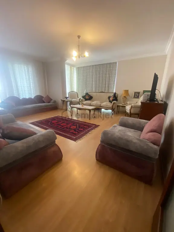 Bergama Çarşı Merkezinde 3+1b Geniş Ve Konforlu Daire 2