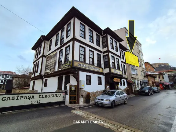 █ Garanti Emlak'tan - Nasrullah Meydanında - Masrafsız 3+1 Daire 1