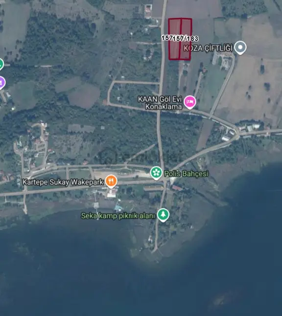 Kartepede Nadir Buluşma: Göle 500 Metre, Yan Yana İki Parsel. 2