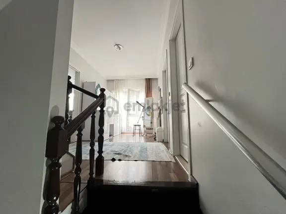 Kartepe'de 16 Dönümlü Site İçinde,havuz Yanı 400m² Bahçeli Villa 2