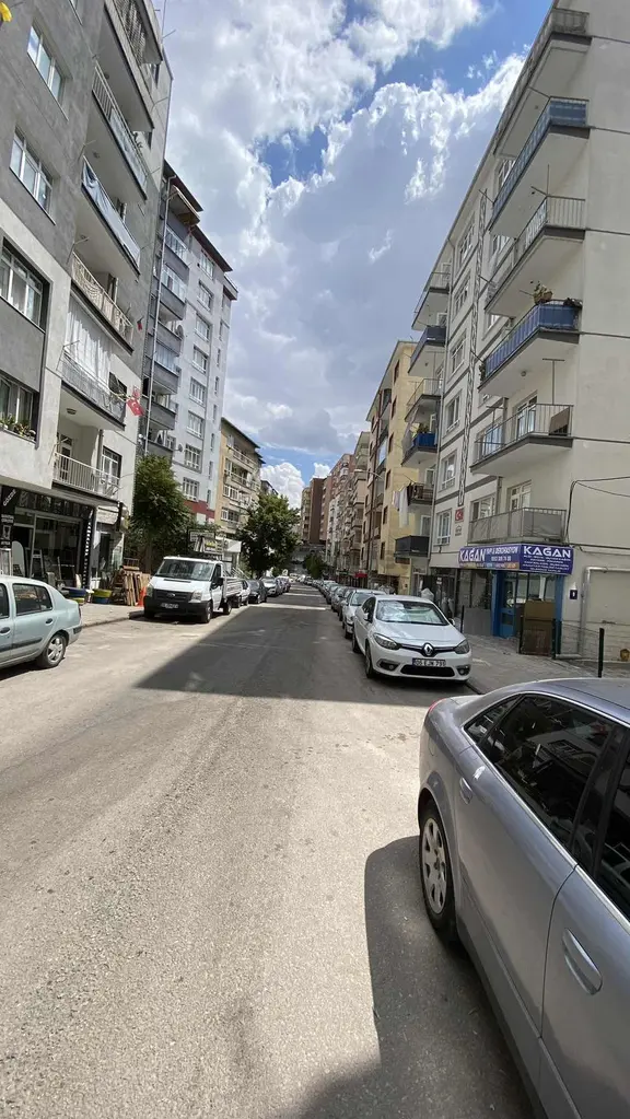 Acil !!! Demetevler Cadde Üzeri Her İşe Uygun Satılık Dükkan 1
