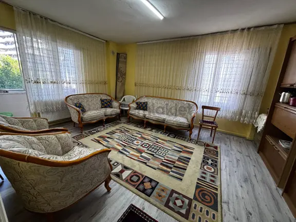 Yeni Mahallede Merkezi Konumda Ara Kat Satılık 3+1 Daire 1