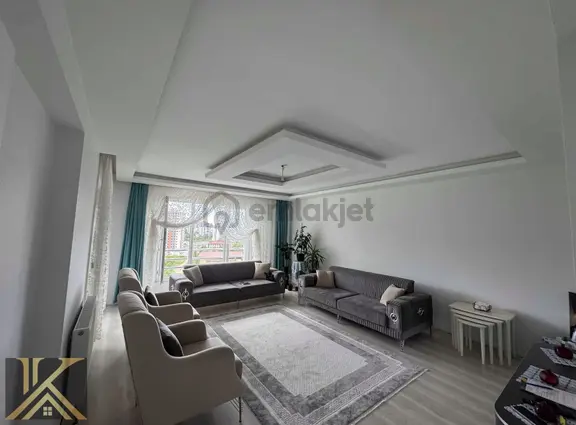 Ayazlı Mahallesinde Acil Satılık Geniş 3+1 Daire 2