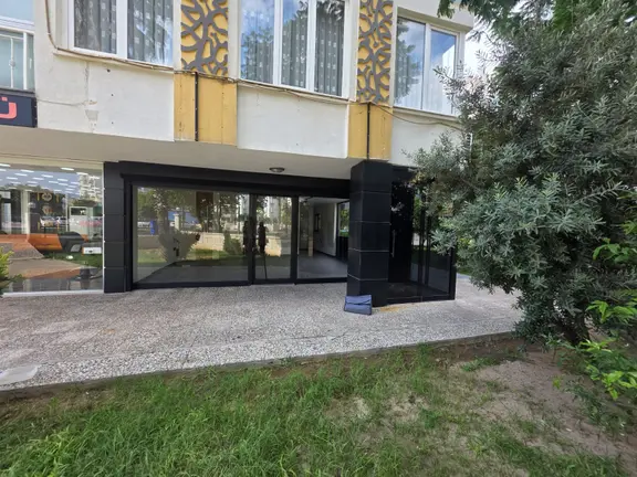 Laura Avm'ye 200 M. Mesafede Ana Cadde Üzeri Kiralık Dükkan 1