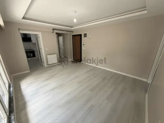 Pendik Çarşıda Satılık Lüks 2+1 2