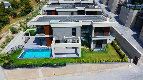 Kuşadası Karaovada Deniz Manzaralı, Havuzlu 6+1 Lüks Villa 1